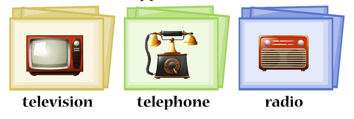 Flashcards can be used for vocabulary games