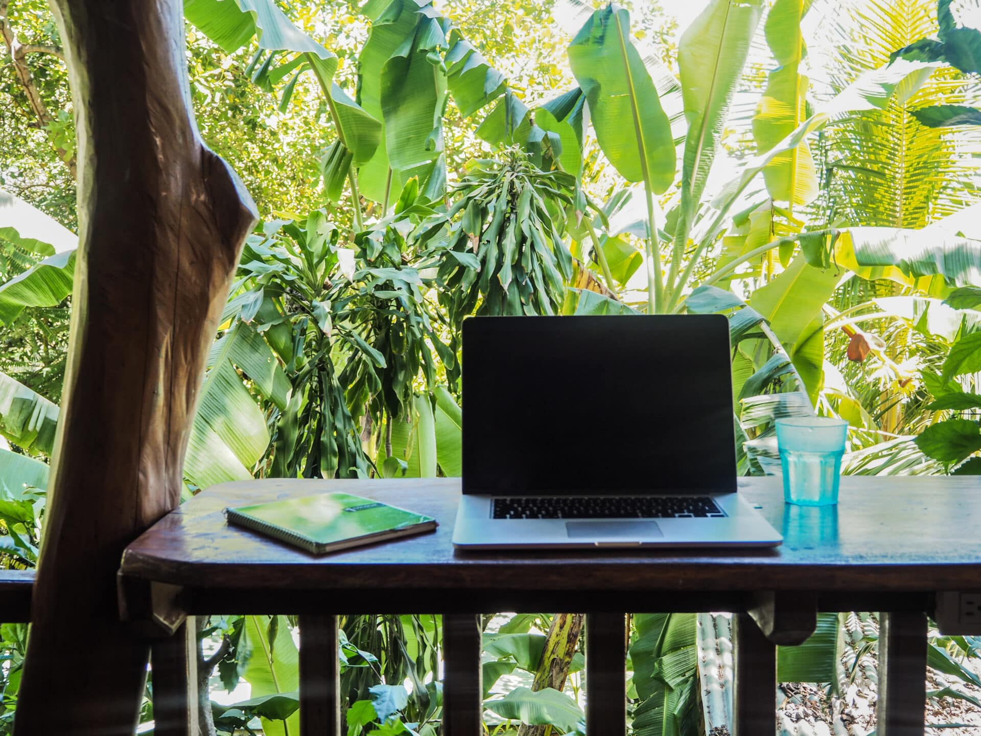 online work from home AdobeStock 201693542